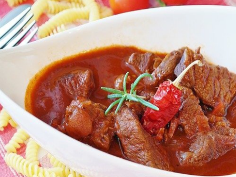 Schweinegulasch auf Alle-Rezepte.com