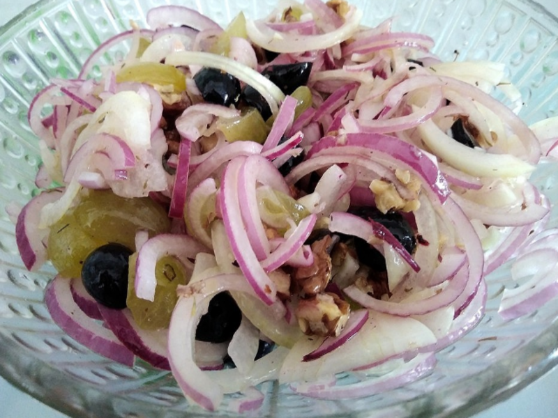 Zwiebelsalat auf Alle-Rezepte.com