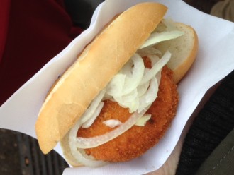Brötchen mit Fischfrikadelle auf Alle-Rezepte.com