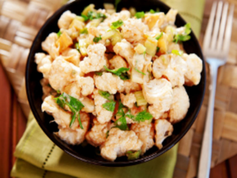 Blumenkohlsalat mit Mandeln auf Alle-Rezepte.com