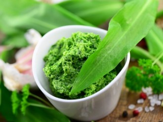Selbstgemachte Remoulade aus Bärlauchblättern auf Alle-Rezepte.com