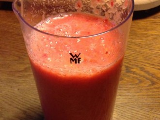 Erdbeeren-Orange-Ananas-Smoothie auf Alle-Rezepte.com