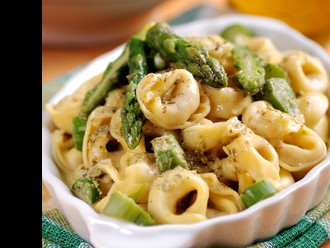 Tortellini mit grünem Spargel auf Alle-Rezepte.com