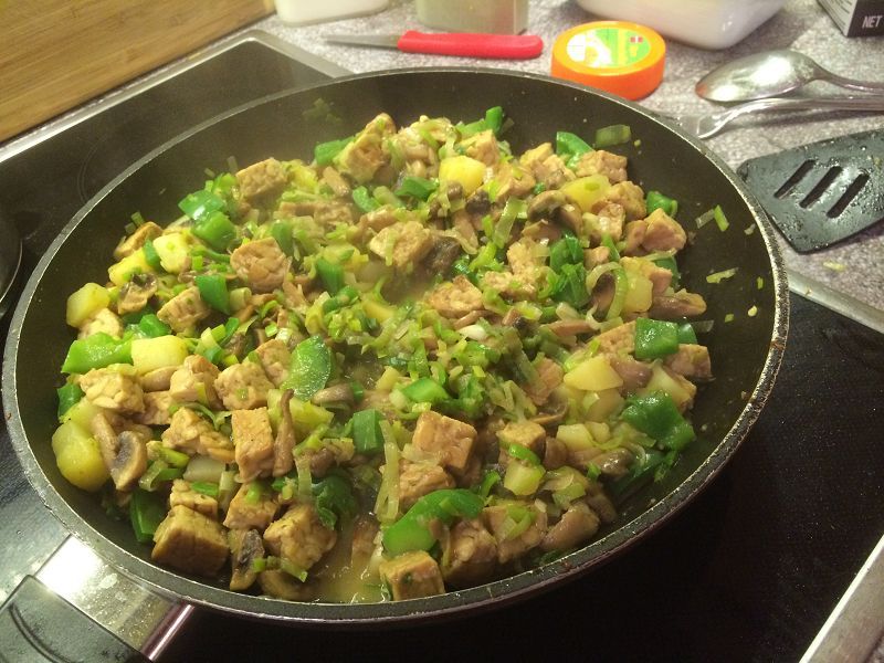 Asiatischer Tempeh- Kartoffel- Wok - Rezept, Bild von Essen