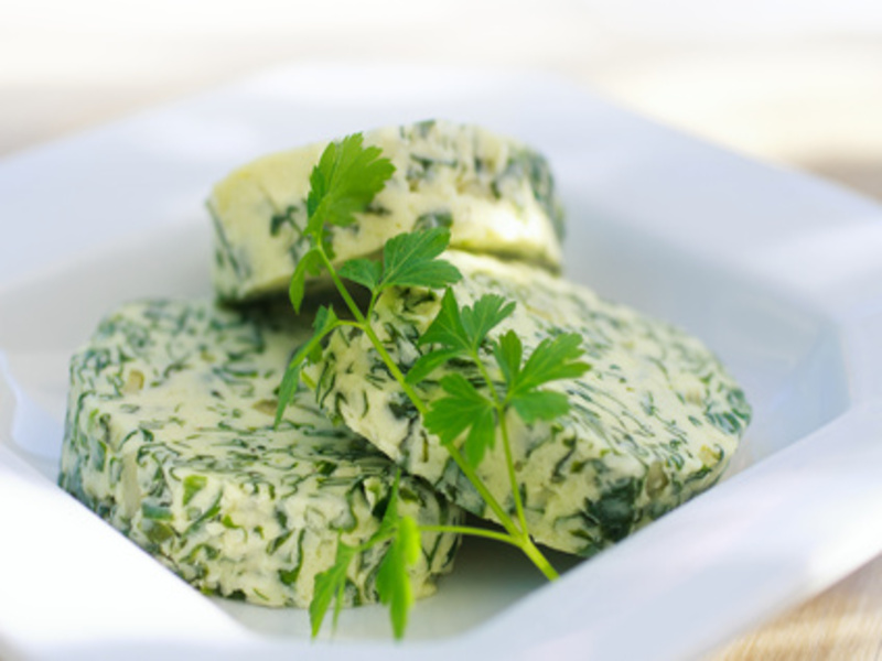Knoblauch-Kräuterbutter auf Alle-Rezepte.com