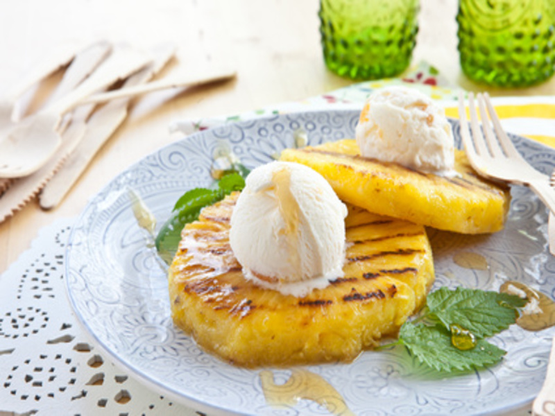 Karamelisierte Ananas mit Limette, Chili und Vanilleeis in Kokosmantel - Rezept, Bild von Olaf