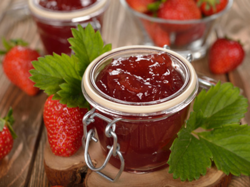 Himbeer-Erdbeer-Marmelade aus dem Thermomix Gerät auf Alle-Rezepte.com