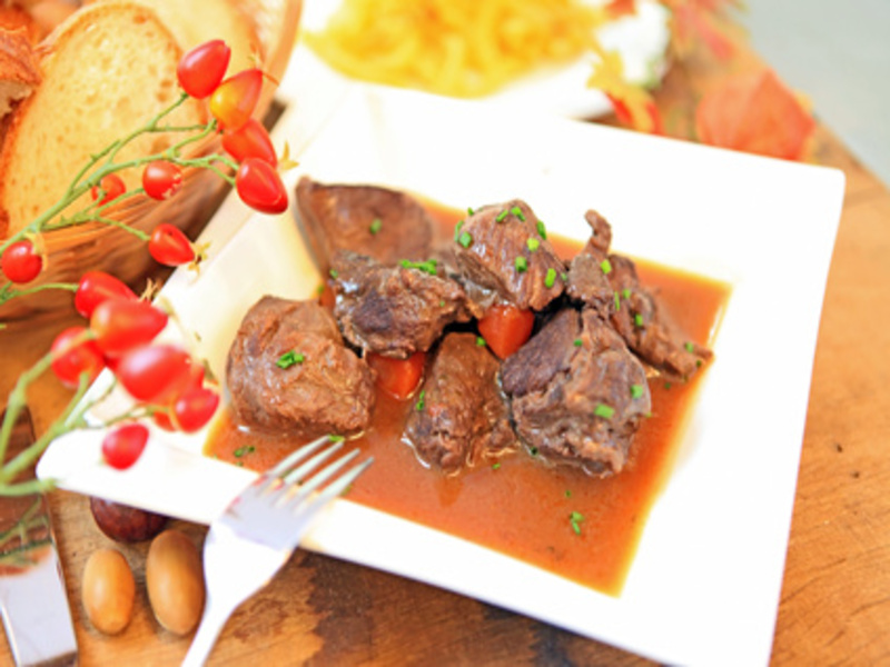 Hirschgulasch mit Schokolade und Chili auf Alle-Rezepte.com