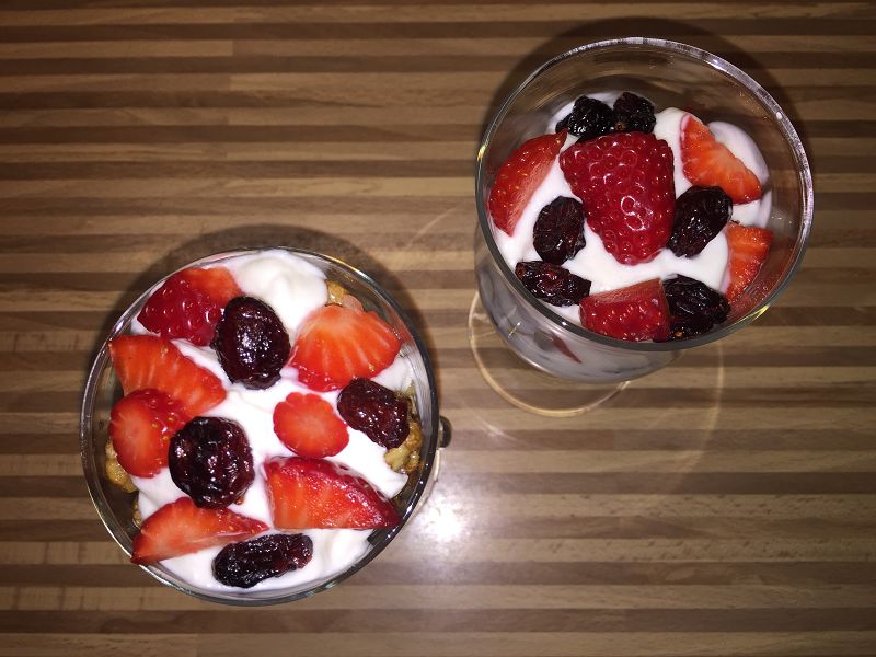 Knusprig-fruchtiger Joghurt im Glas Rezept von Frid123 - Alle-Rezepte.com